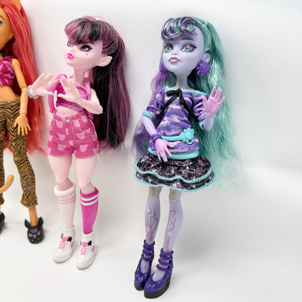 Monster High G3 Doll Lot Draculaura Toralei Stripe Twyla Mattel 2021 Only Dolls - Picture 10 of 13